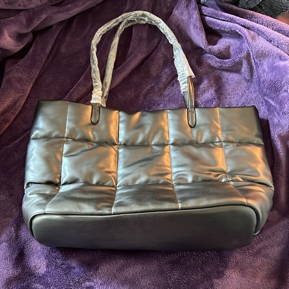 Black puffy Victoria’s Secret tote bag NWT! - Picture 6 of 10